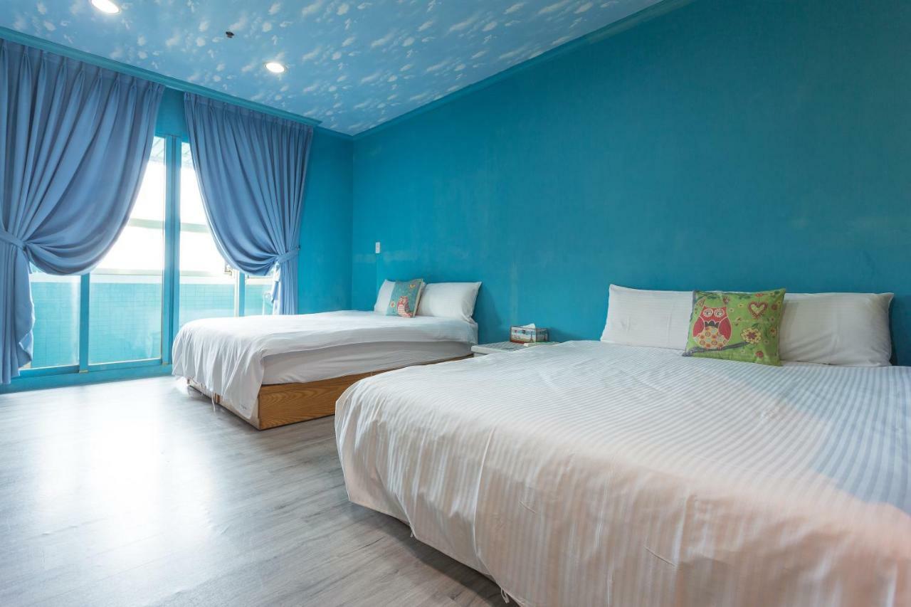 อาร์ตอายส์ ธีม สวีท ซันเต่า ฮอลล์ Hotel เกาสง ภายนอก รูปภาพ
